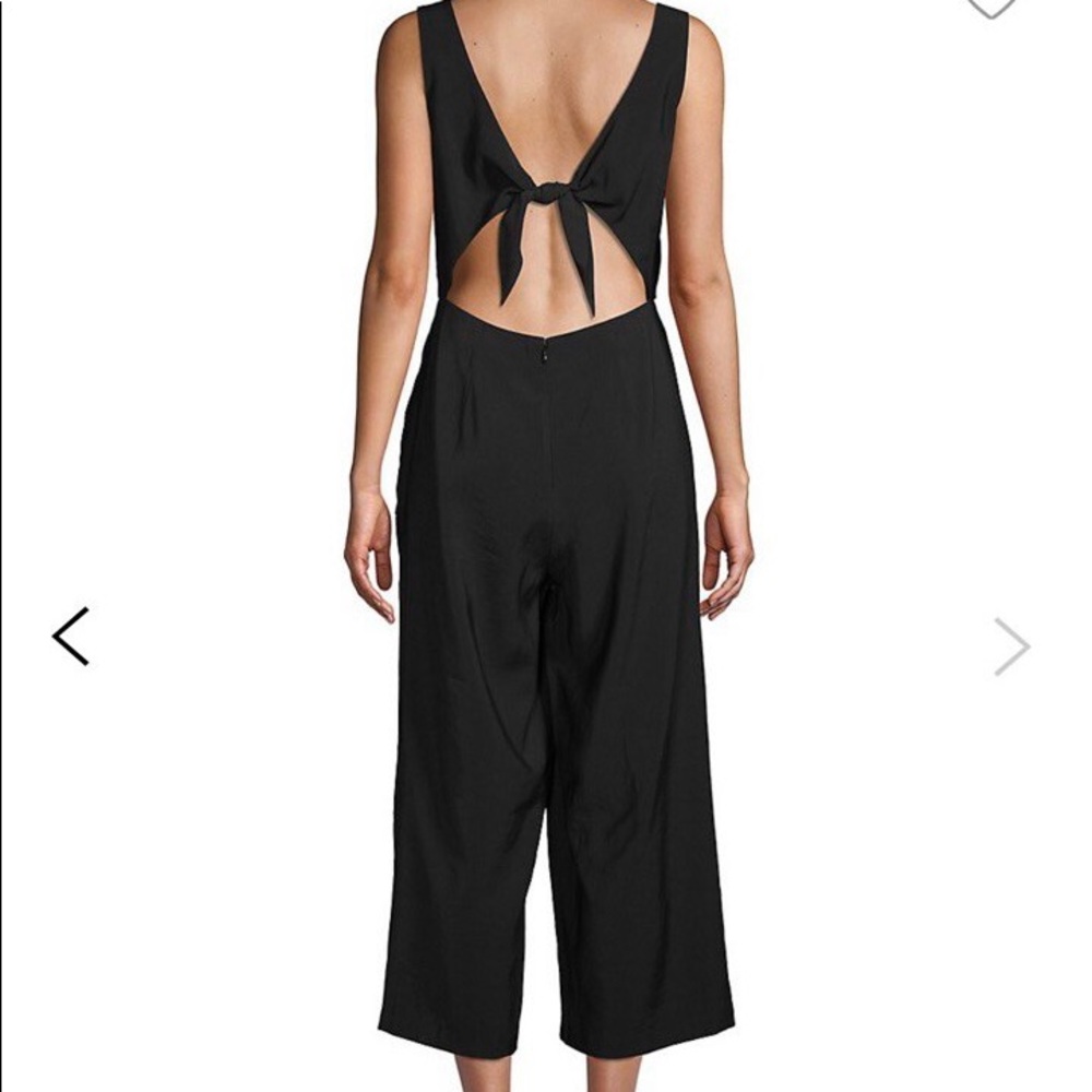 En Thread
Tie-Back Wide-Leg Jumpsuit